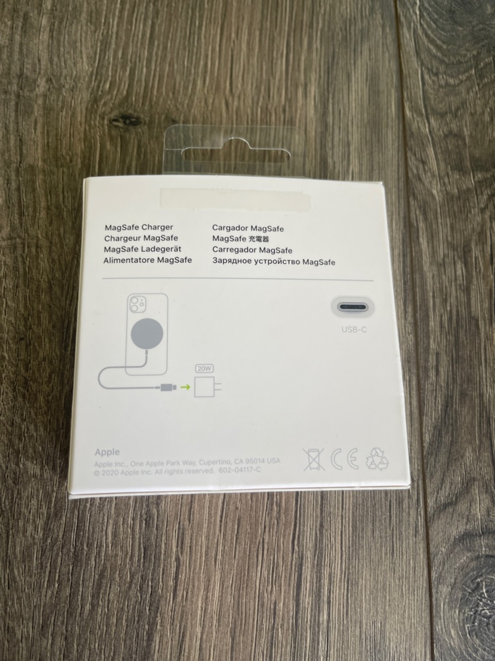 Apple MagSafe Wireless Charger - White and Silver - Picture 3 of 3